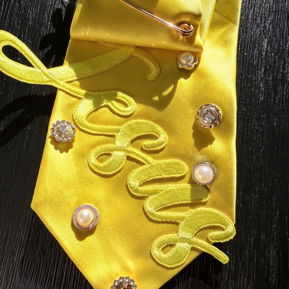 Yellow Embellished Tie with Brooches